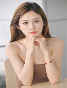 嫩模-不愉快的果实在线观看